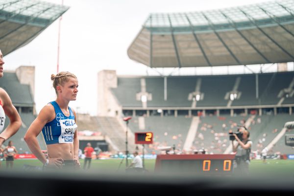 Tanja Spill (LAV Bayer Uerdingen/Dormagen) ueber 800m waehrend der deutschen Leichtathletik-Meisterschaften im Olympiastadion am 25.06.2022 in Berlin